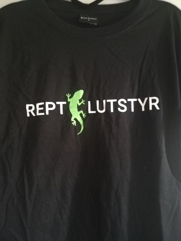 Svart Reptilutstyr t-skjorte L