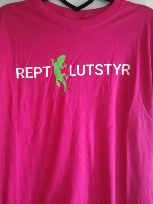 Rosa Reptilutstyr t-skjorte M